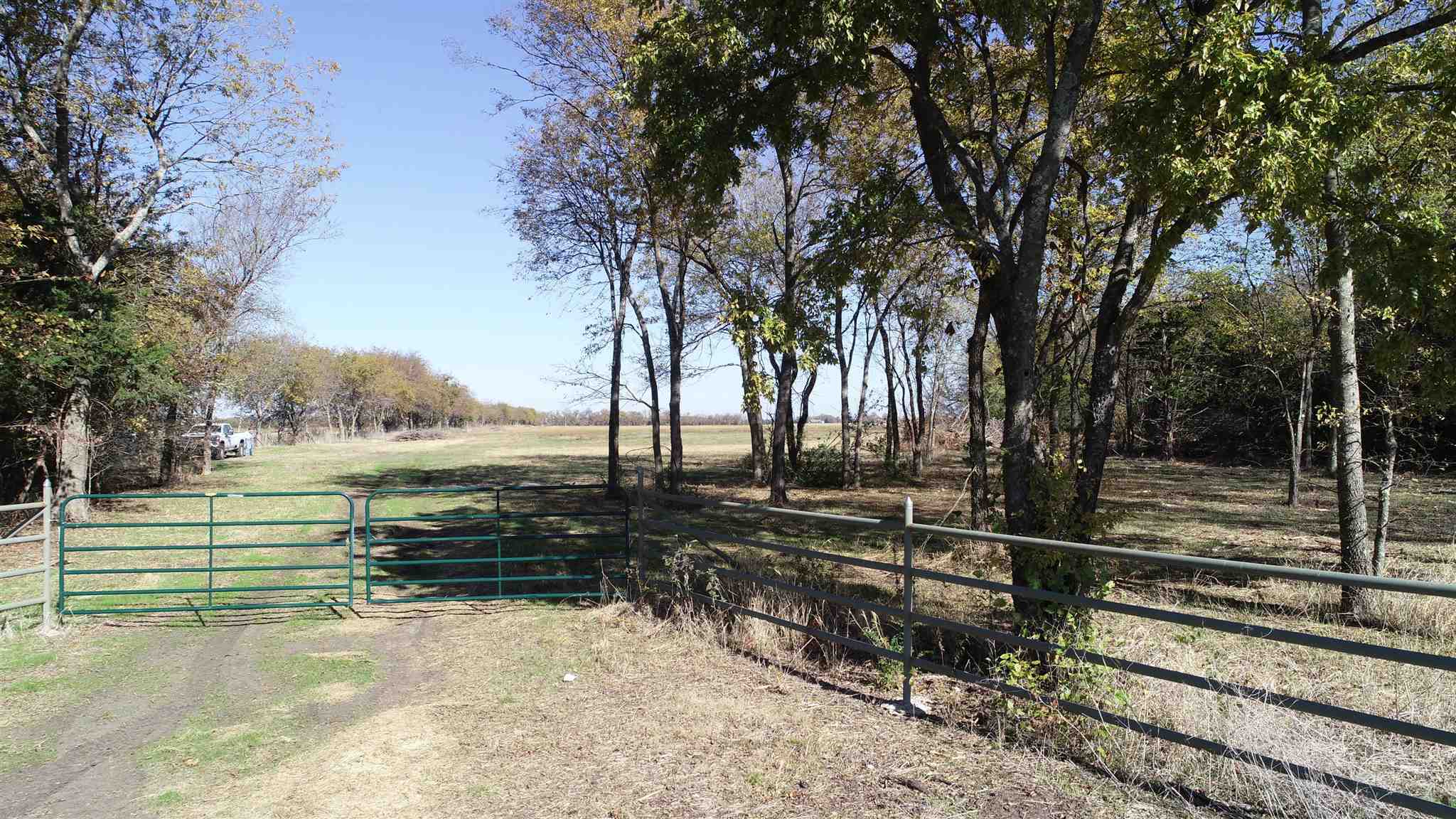 Unimproved acreage for sale in Paris || $372,400